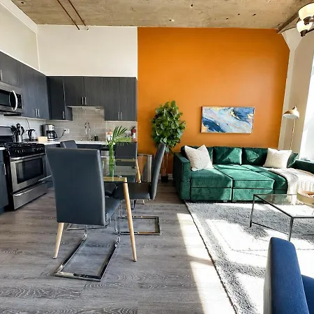Family Friendly 2br South Loop With Optional Parking And Gym Access Sleeps Up To 8 Near Mccormick Place And Soldier Field *