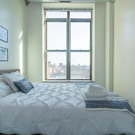 Apartment Convenient 2br In Prime Location With Gym Access & Optional Parking Near Mccormick Place And Soldier Field *