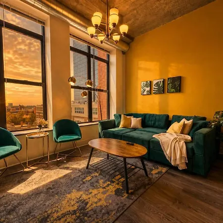 Convenient 2br In Prime Location With Gym Access & Optional Parking Near Mccormick Place And Soldier Field *