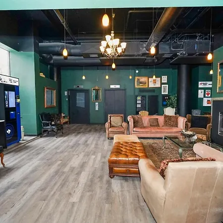 Convenient 2br In Prime Location With Gym Access & Optional Parking Near Mccormick Place And Soldier Field *