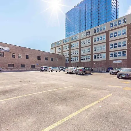 Convenient 2br In Prime Location With Gym Access & Optional Parking Near Mccormick Place And Soldier Field * Chicago