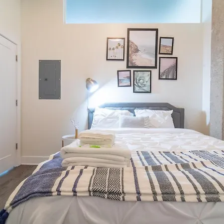 Convenient 2br In Prime Location With Gym Access & Optional Parking Near Mccormick Place And Soldier Field Apartment *
