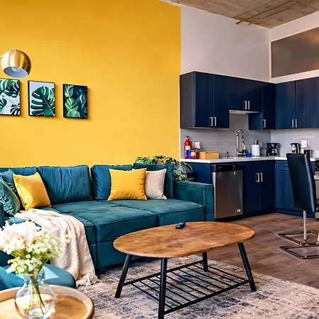 Convenient 2br In Prime Location With Gym Access & Optional Parking Near Mccormick Place And Soldier Field *
