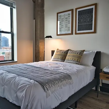 South Loop 2br Getaway With Smart Tvs & Optional Parking Near Mccormick Place, Museum Campus & Downtown *