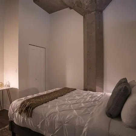 South Loop 2br Getaway With Smart Tvs & Optional Parking Near Mccormick Place, Museum Campus & Downtown *