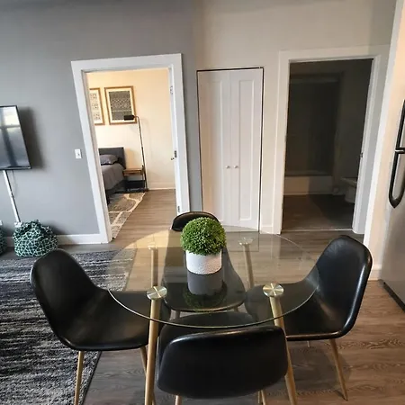 South Loop 2br Getaway With Smart Tvs & Optional Parking Near Mccormick Place, Museum Campus & Downtown Apartment