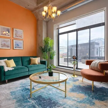 Apartment Modern South Loop 2br With View Of Skyline Patio And Gym Access Near Mccormick Place Convention Center & Museum Campus