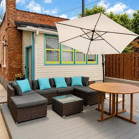 Logan Square Coach House Guest house Chicago