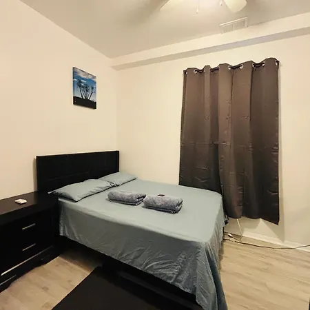 Greater Grand Crossing/hyde Park Apartment Chicago