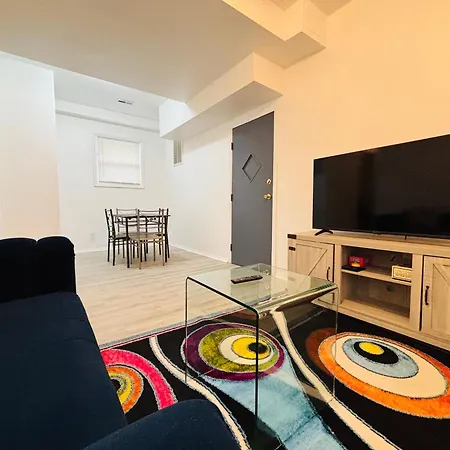 Greater Grand Crossing/hyde Park Apartment *