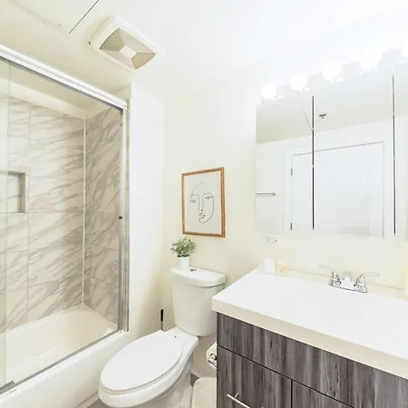 Apartment Mccormick 2br-2ba For 8 Guests With Optional Parking & Gym
