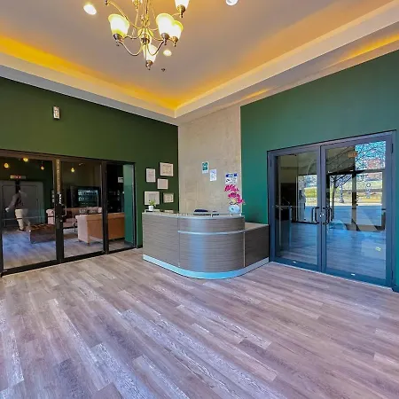 Massive 6br Luxury Sleeps 12 Guests With Jacuzzi & Pool Table Perfect Group And Optional Parking Near Mccormick Place & Soldier Field Apartment *