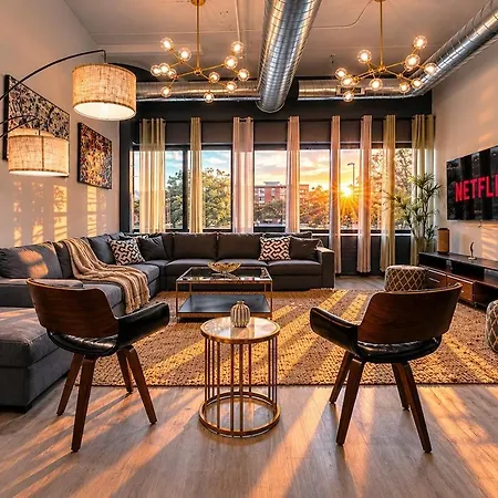 Group-friendly 6br Luxury In Prime South Loop Location With Optional Parking And Gym Access Near Mccormick Place, Soldier Field And Grant Park Chicago