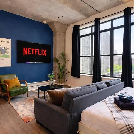 Elegant South Loop With Optional Parking And Gym Access Walk To Mccormick Place & Field Museum *