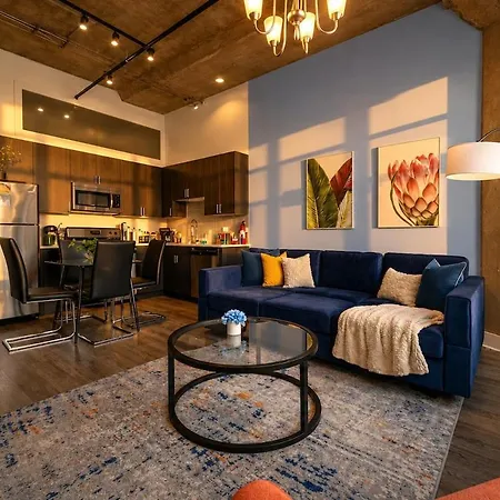 Apartment Charming 2br With Skyline View, Optional Parking & Gym Access Near Mccormick Place, Lakefront And Soldier Field