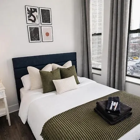 Apartment South Loop 2br Corner Unit With Natural Light, Optional Parking And Guest Access Near Downtown And Mccormick Place *
