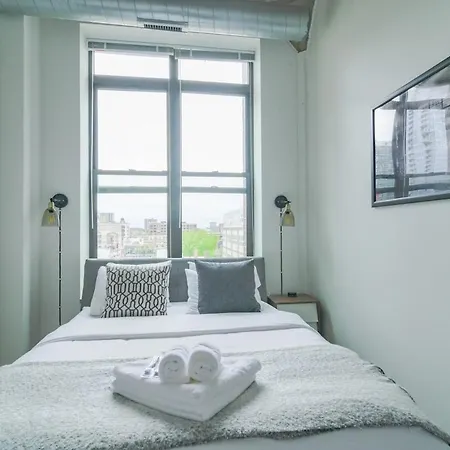 Beautiful 2br With Smart Tv, Gym Access & Parking Close To Mccormick Place, Museums & Michigan