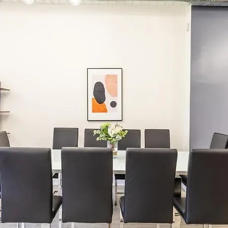 Group-friendly 6br Luxury In Prime South Loop Location With Optional Parking And Gym Access Near Mccormick Place, Soldier Field And Grant Park Apartment *