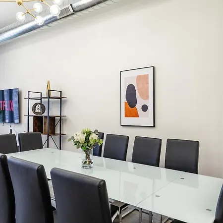 Group-friendly 6br Luxury In Prime South Loop Location With Optional Parking And Gym Access Near Mccormick Place, Soldier Field And Grant Park *