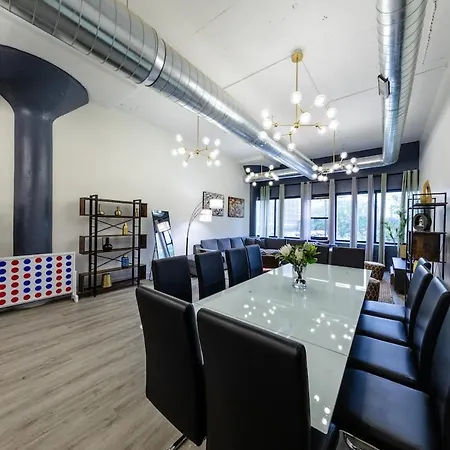 Apartment Group-friendly 6br Luxury In Prime South Loop Location With Optional Parking And Gym Access Near Mccormick Place, Soldier Field And Grant Park