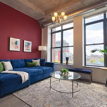 Beautiful 2br With Smart Tv, Gym Access & Parking Close To Mccormick Place, Museums & Michigan