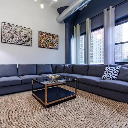 Group-friendly 6br Luxury In Prime South Loop Location With Optional Parking And Gym Access Near Mccormick Place, Soldier Field And Grant Park Apartment Chicago