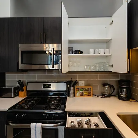 Family-friendly 3br Near Mccormick Place, Soldier Field & Shedd Aquarium, A Prime South Loop Spot