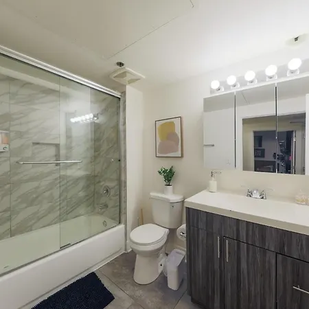 Chic Spacious 3br South Loop Near Mccormick Place, Roosevelt Cta & Shopping Area In Apartment