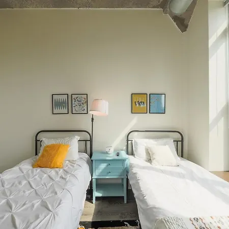 Apartment Walkable 2br In South Loop With Optional Parking And Gym Access Near Mccormick Place, Museum Campus & Lakefront *