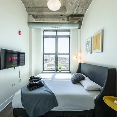Modern And Bright 2br On Michigan Ave With Optional Parking And Gym Access Near Soldier Field & Grant Park Chicago