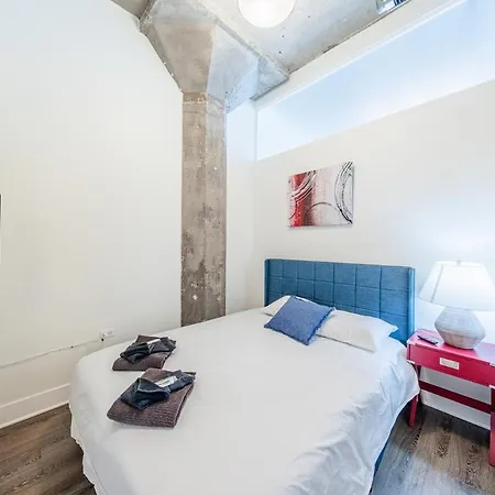Modern And Bright 2br On Michigan Ave With Optional Parking And Gym Access Near Soldier Field & Grant Park * Chicago