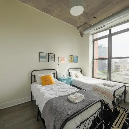 Walkable 2br In South Loop With Optional Parking And Gym Access Near Mccormick Place, Museum Campus & Lakefront Chicago