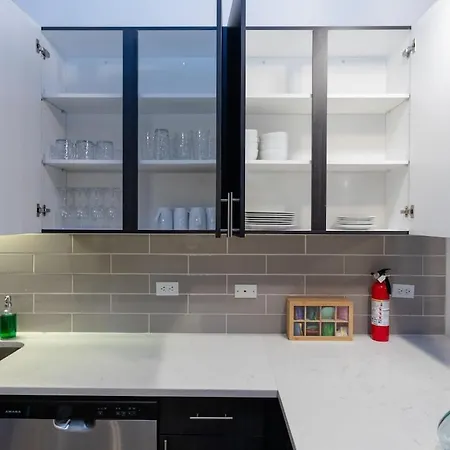Chic Spacious 3br South Loop Near Mccormick Place, Roosevelt Cta & Shopping Area In Apartment
