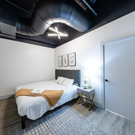 Group-friendly 6br Luxury In Prime South Loop Location With Optional Parking And Gym Access Near Mccormick Place, Soldier Field And Grant Park