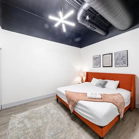 Group-friendly 6br Luxury In Prime South Loop Location With Optional Parking And Gym Access Near Mccormick Place, Soldier Field And Grant Park Chicago