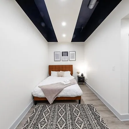 Group-friendly 6br Luxury In Prime South Loop Location With Optional Parking And Gym Access Near Mccormick Place, Soldier Field And Grant Park Apartment Chicago