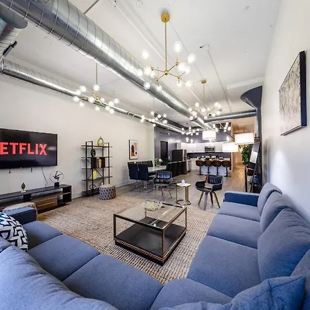 Group-friendly 6br Luxury In Prime South Loop Location With Optional Parking And Gym Access Near Mccormick Place, Soldier Field And Grant Park Apartment *