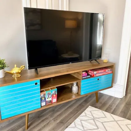Lakeview Hideaway 3Br Walk To Wrigley Sleeps 8 Chicago