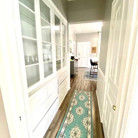 Apartment Lakeview Hideaway 3Br Walk To Wrigley Sleeps 8 Chicago