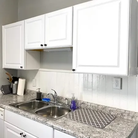 Apartment Lakeview Hideaway 3Br Walk To Wrigley Sleeps 8 Chicago