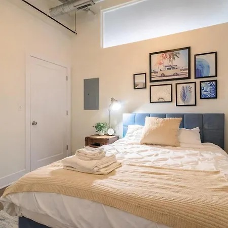 Apartment Spacious South Loop 2br Near Mccormick Place, Soldier Field & Downtown *