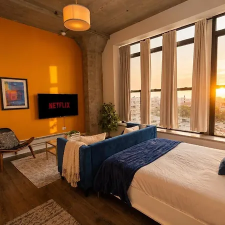 Luxury With Optional Parking And Gym Access Near Mccormick Place, Chinatown And Soldier Field Apartment