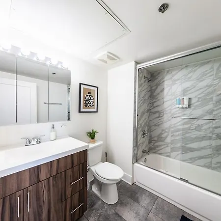 Modern 2br With Skyline View, Optional Parking & Gym Access Near Mccormick, Museum Campus, Grant Park & Soldier Field * Chicago