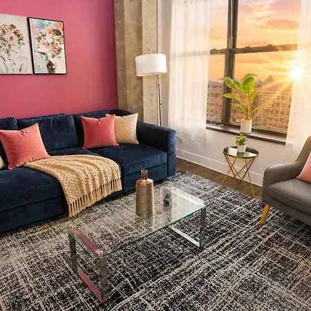 Business Ready 2br In South Loop With Skyline View, Optional Parking & Gym Access Close To Mccormick, Downtown & Cta Apartment *
