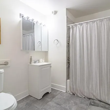 Luxury With Optional Parking And Gym Access Near Mccormick Place, Chinatown And Soldier Field * Chicago