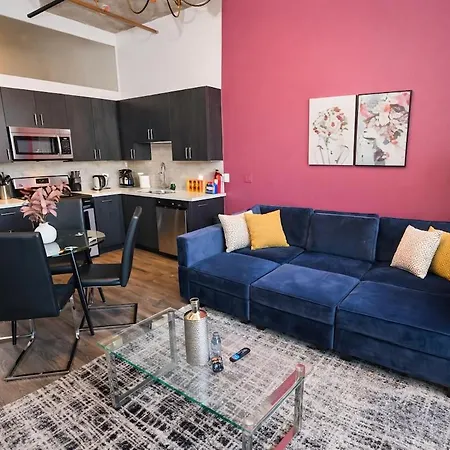 Apartment Business Ready 2br In South Loop With Skyline View, Optional Parking & Gym Access Close To Mccormick, Downtown & Cta *