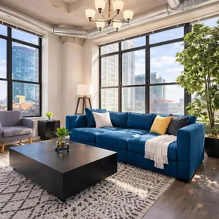 Apartment Skyline 2br In South Loop With Optional Parking & Gym Access Near Mccormick Place, Soldier Field And Lakefront