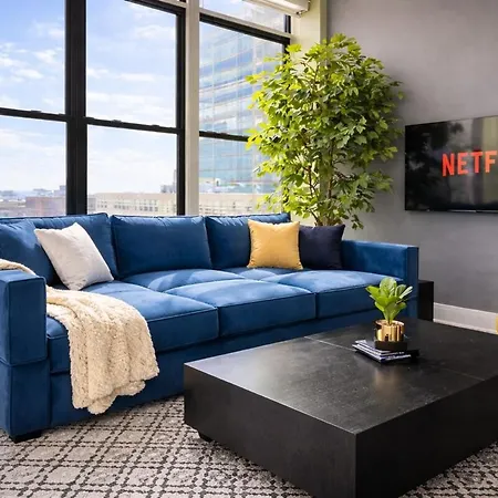 Apartment Skyline 2br In South Loop With Optional Parking & Gym Access Near Mccormick Place, Soldier Field And Lakefront Chicago