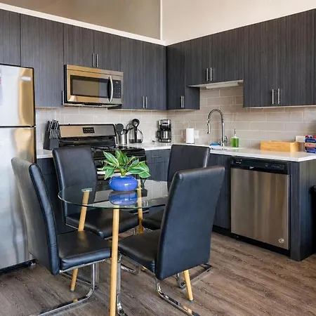 Luxury Cozy 2br With Optional Parking And Gym Access Near Mccormick Place, Lakefront And Soldier Field *