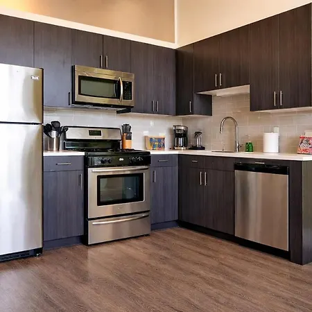 Apartment Spacious 2br South Loop With Skyline View, Optional Parking And Gym Access Near Mccormick Place And Soldier Field *